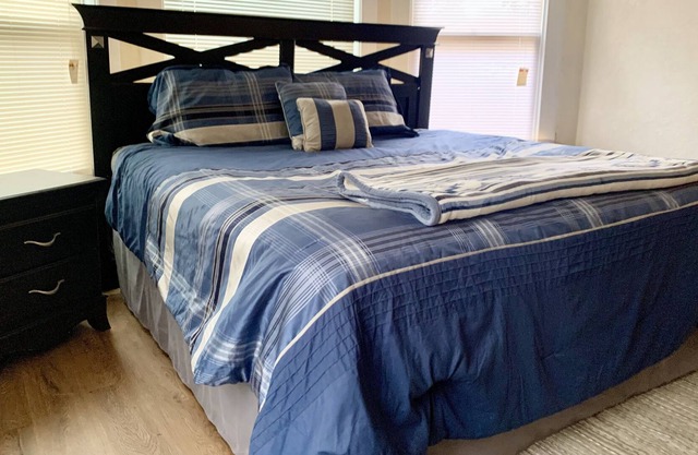 Historical cozy home just down the canyon from the ski resorts!