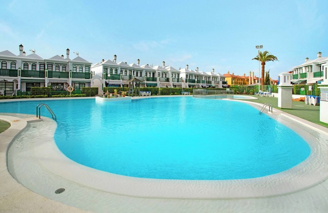 Holiday Home Dunaflor Gemelo 1 with Shared Pool, Terrace & Wi-Fi