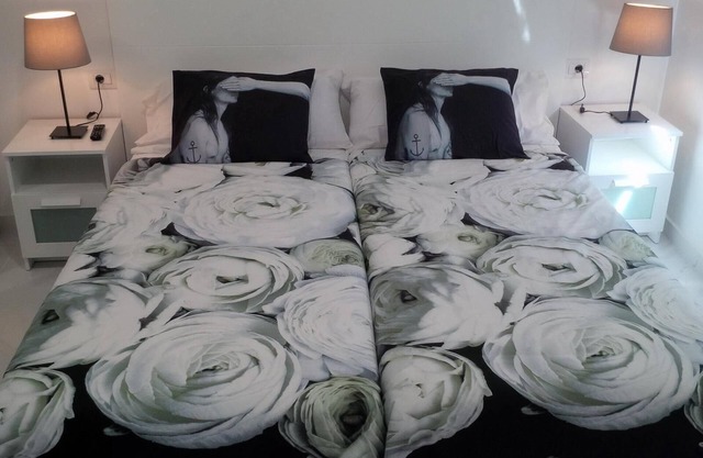 Holiday accommodation "New 1-bedroom beach apartment"