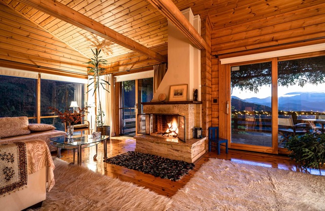Holiday Accommodation "Luxury Chalet Villa" with stunning view