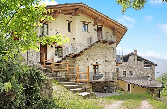 Holiday Apartment "Carlina Tano Di Grich" with Mountain View, Shared Terrace & 2 Balconies