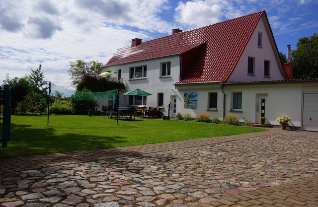 Holiday apartment hayloft with 2 bedrooms and terrace, near Störtebeker