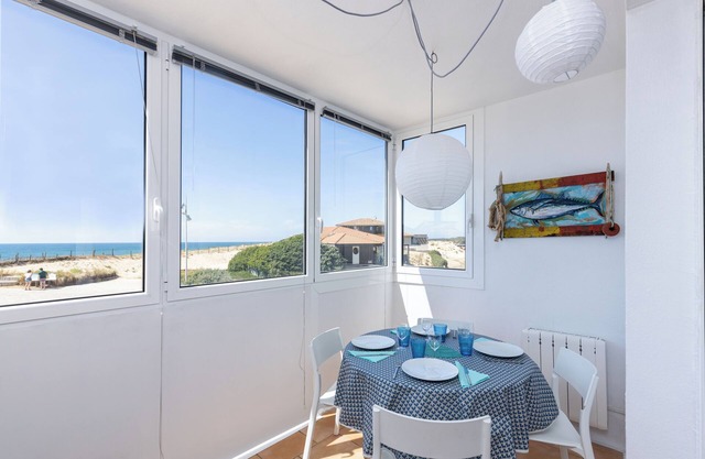 Holiday Apartment in Front of the Sea