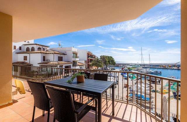 Holiday Apartment 'Es Port' close to the Beach with Sea View, Terrace & Wi-Fi