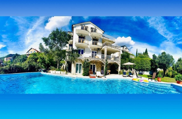 Holiday apartment Herceg Novi for 1 - 4 persons with 2 bedrooms - Holiday apartment