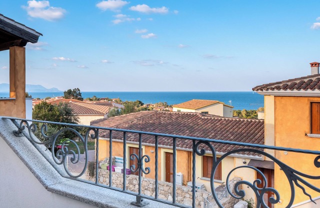 Holiday Apartment 'La Finestra sul Mare' with Sea View & Terrace