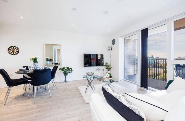 Holiday apartment London for 1 - 4 persons with 2 bedrooms - Holiday apartment in one or multi-famil