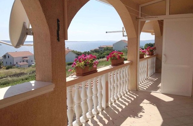 Holiday apartment mit Klimaanlage und Balkon