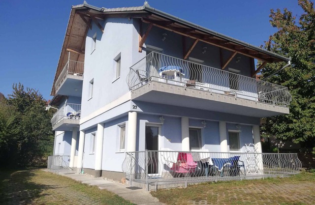 Holiday apartment on the ground floor with terrace