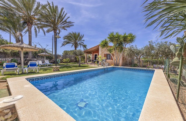 Holiday Home 'Buganvilla Es Trenc' with Private Pool, Wi-Fi and Air Conditioning