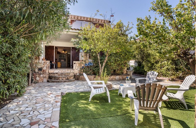 Holiday Home 'Al Mare Da Pépé' Near the Beach with Terrace, Garden and Air Conditioning