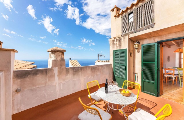 Holiday Home 'Ca Sa Padrina' with Sea View, Private Terrace and Wi-Fi