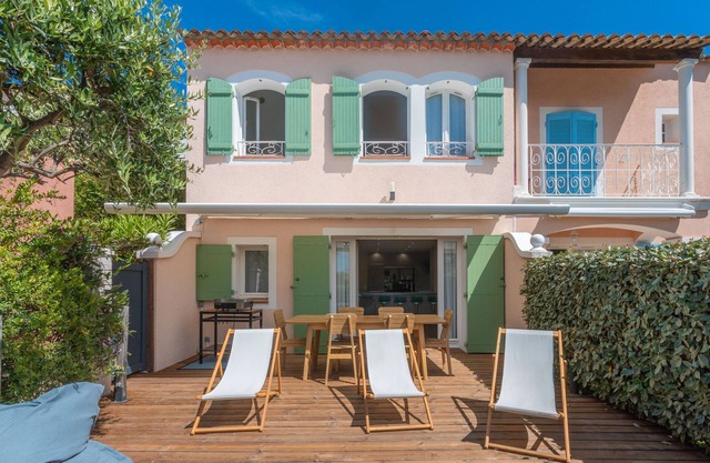 Holiday Home 'Cap Esterel Vue Mer' with Sea View, Wi-Fi and Air Conditioning