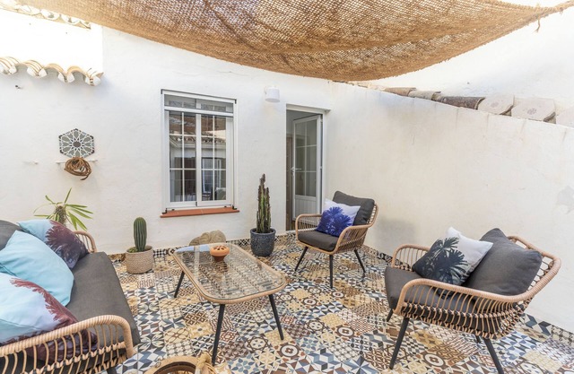 Holiday Home 'Casa Blanca' with Terrace, A/C & Wi-Fi