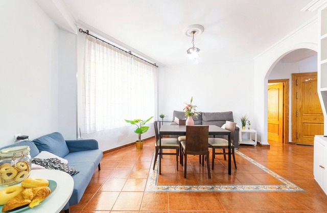 Holiday Home 'Casa Maruchi - Apartamento' near the Beach with Shared Terrace & Wi-Fi