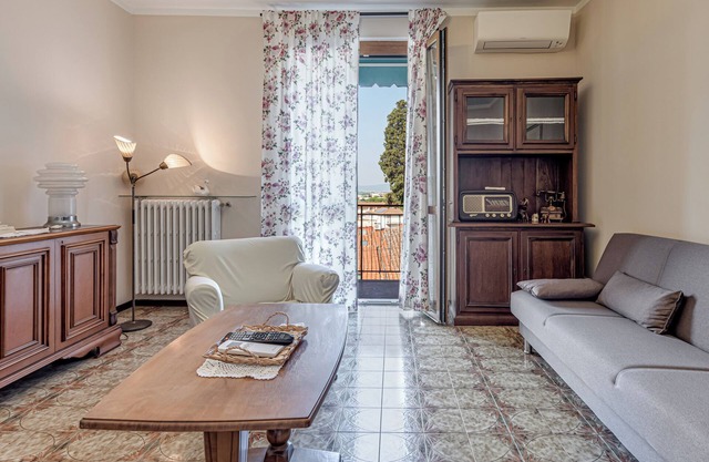 Holiday Home 'Casa Olimpia' with Private Terrace, Balcony and Air Conditioning