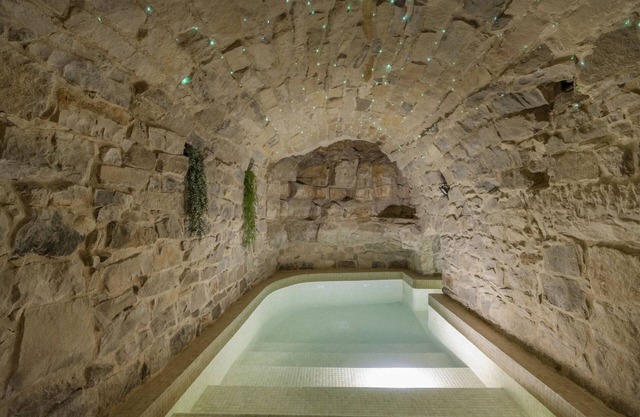 Holiday Home 'Casa Rural Con Spa En La Bodega' with Mountain View and Wi-Fi
