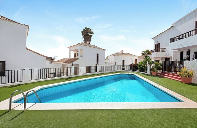 Holiday Home Casa Sarita with Shared Pool & Wi-Fi