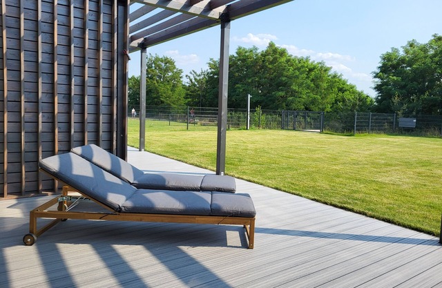 Holiday Home 'Ferienhaus Schlossterrassen 4b' with Lake View, Private Terrace and Wi-Fi