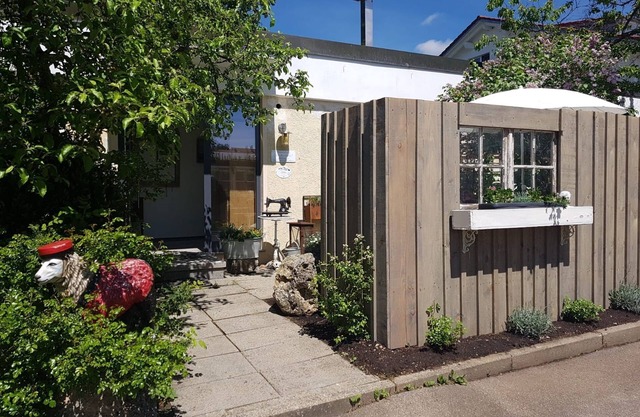 Holiday Home 'Ferienhaus Schillerstraße' with Private Terrace, Shared Garden and Wi-Fi