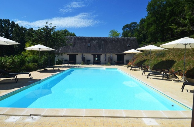 Holiday home for 2 - 45m² - quiet green area - large swimming pool