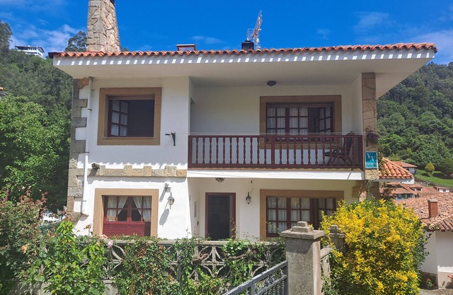 Holiday home in the core of Tazones (VV-624-AS)