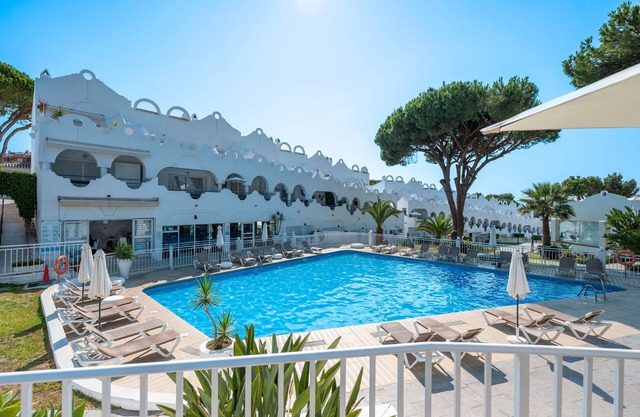 Holiday Home 'Latifa' with Shared Pool, Wi-Fi and Air Conditioning