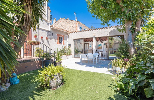 Holiday Home 'Lina' with Private Terrace, Wi-Fi and Air Conditioning
