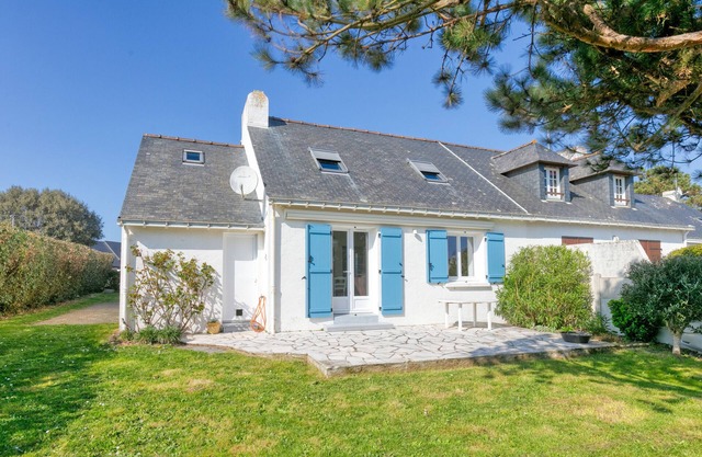 Holiday Home 'Maison Spacieuse 4p' with Sea View, Private Terrace and Wi-Fi