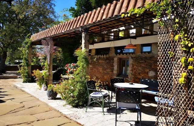 Holiday Home 'Mino Lodge' with Mountain View, Shared Pool and Wi-Fi