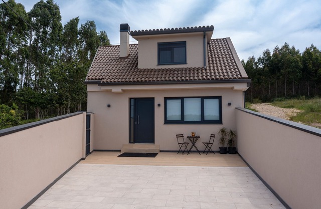 Holiday Home 'Muxia' with Mountain Views, Private Terrace and Wi-Fi