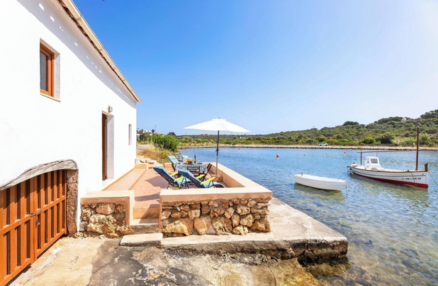 Holiday Home 'Petita Casa Marinero' with Sea View & Wi-Fi