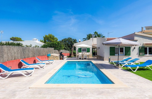 Holiday Home 'Villa Neptuno' with Private Pool, Wi-Fi and Air Conditioning