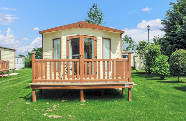 Holiday home with one double with en suite, and one twin.