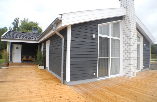 Holiday house in the Seepark Nordhorn with sauna, whirlpool and fireplace