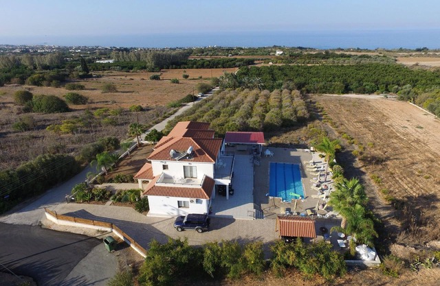 Holiday house Kissonerga for 1 - 10 persons with 5 bedrooms - Holiday house