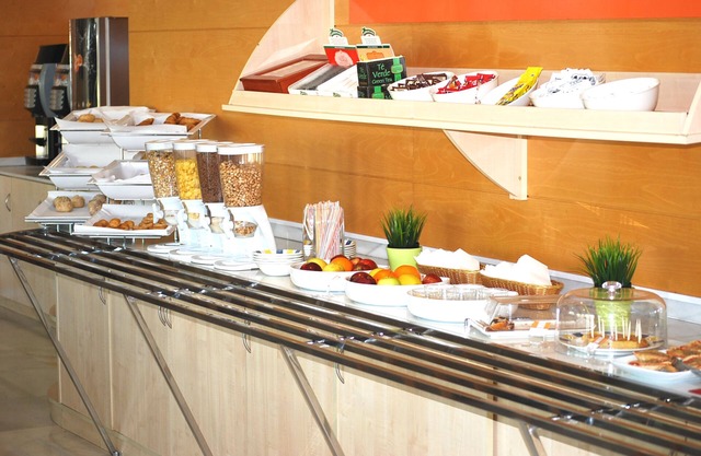 Holiday Inn Express Valencia - Bonaire by IHG
