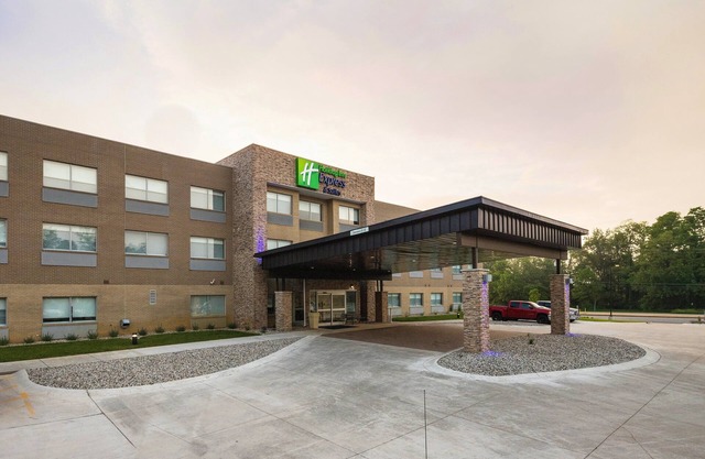 Holiday Inn Express and Suites Portage by IHG
