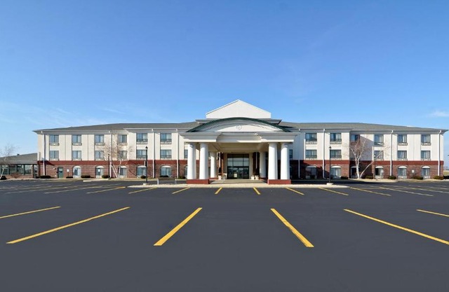 Holiday Inn Express Hotel & Suites Fort Atkinson by IHG
