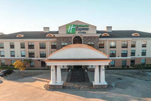 Holiday Inn Express Hotel and Suites Saint Robert by IHG