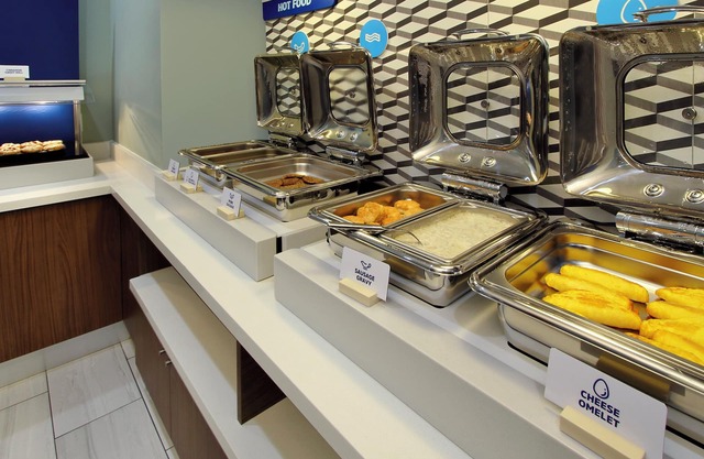 Holiday Inn Express & Suites Westfield Indianapolis by IHG