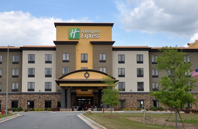 Holiday Inn Express & Suites Perry-National Fairground Area #34 by IHG