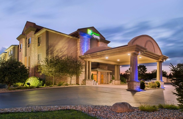 Holiday Inn Express & Suites Bucyrus by IHG