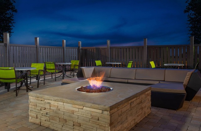 Holiday Inn Express & Suites Columbus Airport East by IHG