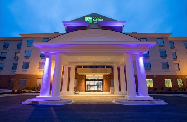 Holiday Inn Express & Suites Owings Mills-Baltimore Area by IHG
