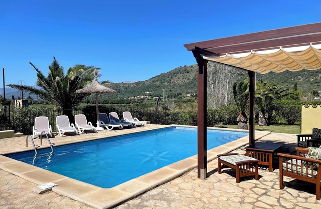Holiday Villa Can Corro with Mountain View, Wi-Fi, A/C, Pool, Garden & Terrace
