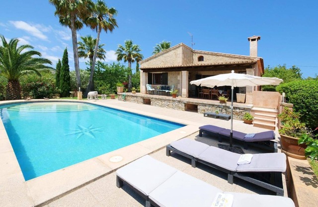 Holiday Villa "Sa Vinyeta de Son Jaumell" with Wi-Fi, Pool, Garden & Terrace