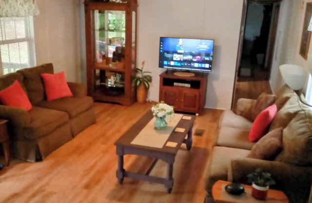 "Holland Hills" offers a clean, quiet, comfortable stay. Paved access. Nice area