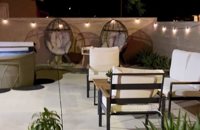 Hollywood Hillside Retreat: A Modern Escape Near Universal Studios