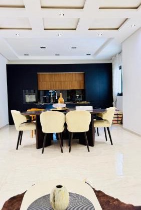 Holy City Gem Modern 4 Bedroom Apartment in Kairwan or Al Qayrawān